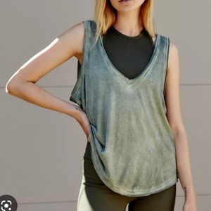 Lot of 3 Free People Henry Tanks, size xs